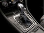 Volkswagen Golf 1.4 TSI GTE Sport 204Pk Automaat (SCHUIFDAK, APPLE CARPLAY, NAVIGATIE, CAMERA, CLIMATE, STOELVERWARMING, SPORTSTOELEN, GETINT GLAS, ZWART HEMEL, SFEERVERLICHTING, NIEUWE APK, NIEUWSTAAT)