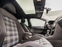 Volkswagen Golf 1.4 TSI GTE Sport 204Pk Automaat (SCHUIFDAK, APPLE CARPLAY, NAVIGATIE, CAMERA, CLIMATE, STOELVERWARMING, SPORTSTOELEN, GETINT GLAS, ZWART HEMEL, SFEERVERLICHTING, NIEUWE APK, NIEUWSTAAT)