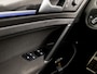 Volkswagen Golf 1.4 TSI GTE Sport 204Pk Automaat (SCHUIFDAK, APPLE CARPLAY, NAVIGATIE, CAMERA, CLIMATE, STOELVERWARMING, SPORTSTOELEN, GETINT GLAS, ZWART HEMEL, SFEERVERLICHTING, NIEUWE APK, NIEUWSTAAT)