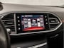 Peugeot 308 SW 1.2 PureTech GT-line (PANORAMADAK, LOGISCH NAP, GROOT NAVI, LEDER/ALCANTARA, LED KOPLAMPEN, SPORTSTOELEN, CRUISE, GETINT GLAS, PARKEERSENSOREN, NIEUWE APK, NIEUWSTAAR)