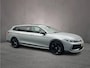 Volkswagen Passat Variant R-Line Edition 1.5 TSI eHybrid 204pk DSG Automaat Trekhaak, Black Style, Panoramadak, Adaptive cruise control, Harman Kardon audio
