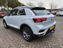 Volkswagen T-Roc 1.5 TSI Sport | Climate control | Navigatie | Parkpilot | Afneembare Trekhaak | Elektrisch Pakket | 18"LM-Velgen