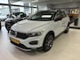 Volkswagen T-Roc 1.5 TSI Sport | Climate control | Navigatie | Parkpilot | Afneembare Trekhaak | Elektrisch Pakket | 18"LM-Velgen