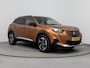 Peugeot e-2008 Allure Pack 50kWh 136PK | 1ste eigenaar | ACCURAPPORT 92% | AppleCarPlay/AndroidAuto | Climate Control | Adaptive Cruise Control | Camera | FULL LED | Navigatie | LMV | Parkeersensoren | Privacy Glass | Isofix |