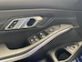 BMW 3-Serie TOURING 330e xDRIVE 4x4 PHEV HIGH EXECUTIVE M PAKKET LEDER/ALCANTARA NAVIGATIE CRUISE CONTROL PANORAMA SCHUIF/KANTELDAK APPLE CARPLAY/ANDROID KEYLESS GO UITKLAPBARE TREKHAAK PDC ZEER MOOI !! 3010