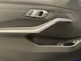 BMW 3-Serie TOURING 330e xDRIVE 4x4 PHEV HIGH EXECUTIVE M PAKKET LEDER/ALCANTARA NAVIGATIE CRUISE CONTROL PANORAMA SCHUIF/KANTELDAK APPLE CARPLAY/ANDROID KEYLESS GO UITKLAPBARE TREKHAAK PDC ZEER MOOI !! 3010