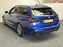 BMW 3-Serie TOURING 330e xDRIVE 4x4 PHEV HIGH EXECUTIVE M PAKKET LEDER/ALCANTARA NAVIGATIE CRUISE CONTROL PANORAMA SCHUIF/KANTELDAK APPLE CARPLAY/ANDROID KEYLESS GO UITKLAPBARE TREKHAAK PDC ZEER MOOI !! 3010