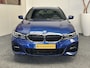 BMW 3-Serie TOURING 330e xDRIVE 4x4 PHEV HIGH EXECUTIVE M PAKKET LEDER/ALCANTARA NAVIGATIE CRUISE CONTROL PANORAMA SCHUIF/KANTELDAK APPLE CARPLAY/ANDROID KEYLESS GO UITKLAPBARE TREKHAAK PDC ZEER MOOI !! 3010