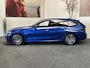 BMW 3-Serie TOURING 330e xDRIVE 4x4 PHEV HIGH EXECUTIVE M PAKKET LEDER/ALCANTARA NAVIGATIE CRUISE CONTROL PANORAMA SCHUIF/KANTELDAK APPLE CARPLAY/ANDROID KEYLESS GO UITKLAPBARE TREKHAAK PDC ZEER MOOI !! 3010