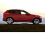 Volvo XC60 2.0 T8 AWD Recharge LONG RANGE 335kW/455pk Aut8 Ultimate Dark LUCHTVERING + HARMAN/KARDON + PANORAMADAK + EL.TREKHAAK + STOELMASSAGE + STOELVERWARMING&-VENTILATIE + 360 CAMERA + KEYLESS + PARKSENSOREN + 21" LM-VELGEN!!