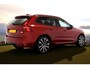 Volvo XC60 2.0 T8 AWD Recharge LONG RANGE 335kW/455pk Aut8 Ultimate Dark LUCHTVERING + HARMAN/KARDON + PANORAMADAK + EL.TREKHAAK + STOELMASSAGE + STOELVERWARMING&-VENTILATIE + 360 CAMERA + KEYLESS + PARKSENSOREN + 21" LM-VELGEN!!