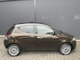 Lancia Ypsilon 0.9 TwinAir Platinum Automaat - Airco - Mistlampen voor - Parkeersensoren achter - Navigatie - Stuur multifunctioneel - Radio/mp3 speler - Licht metalen velgen 15 inch -