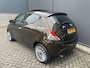 Lancia Ypsilon 0.9 TwinAir Platinum Automaat - Airco - Mistlampen voor - Parkeersensoren achter - Navigatie - Stuur multifunctioneel - Radio/mp3 speler - Licht metalen velgen 15 inch -