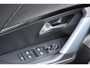 Peugeot e-2008 EV Allure Première 3-FASEN!! 2xPDC CAMERA CARPLAY DAB+ SMART CRUISE HALFLEER CLIMA 17"LMV