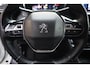 Peugeot e-2008 EV Allure Première CAMERA CARPLAY DAB CRUISE HALFLEER CLIMA 17"LMV