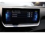 Peugeot e-2008 EV Allure Première 3-FASEN!! 2xPDC CAMERA CARPLAY DAB+ SMART CRUISE HALFLEER CLIMA 17"LMV