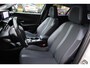 Peugeot e-2008 EV Allure Première CAMERA CARPLAY DAB CRUISE HALFLEER CLIMA 17"LMV