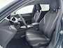 Peugeot 308 SW 1.2 136PK Automaat Hybrid Allure | AppleCarPlay/AndroidAuto | 17"LMV | AGR Stoel | Navigatie | Adaptive Cruise Control | Climate Control | 360'Camera | Keyless entry | Stof/Leer | Privacy Glass | Isofix |