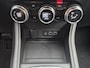Renault Captur 1.6 E-Tech full hybrid 145 techno Automaat / Apple Carplay Android Auto / Rondomzicht camera / Keyless Entry/Start / Cruise control / Draadloze telefoon lader / Navigatie / Climate control /