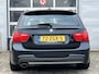 BMW 3-Serie Touring 318i Corporate Lease M Sport Edition | Navigatie | LM Velgen 18" | Elektrisch Glazen Panoramadak | Cruise Control | PDC Achter | Voorstoelen Verwarmd | Airco | Meeneemprijs! |