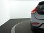 Volvo V40 2.0 T3 Momentum | Stoel verwarming | Voorruit verwarming | Parkeer Sensoren | Alcantara bekleding