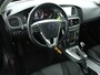Volvo V40 2.0 T3 Momentum | Stoel verwarming | Voorruit verwarming | Parkeer Sensoren | Alcantara bekleding