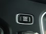 Volvo V40 2.0 T3 Momentum | Stoel verwarming | Voorruit verwarming | Parkeer Sensoren | Alcantara bekleding