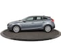 Volvo V40 2.0 T3 Momentum | Stoel verwarming | Voorruit verwarming | Parkeer Sensoren | Alcantara bekleding