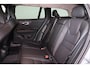Volvo V60 B4 Essential Edition Sport - Intellisafe Assist & Surround - Parkeercamera achter- Verwarmbare voorstoelen, stuurwiel en achterbank - Parkeersensoren voor & achter - Lederen bekleding - 19" Wielen -