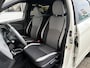 Toyota Yaris 1.5 Hybrid Dynamic Bi-tone | All season | Stoelverwarming |