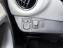 Toyota Yaris 1.5 Hybrid Dynamic Bi-tone | All season | Stoelverwarming |