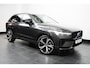 Volvo XC60 T6 Plug-in hybrid AWD Plus Dark | Achterbank verwarmd | Alarmsysteem | Apple Carplay/Android Auto|telefoonintegratie premium