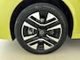Peugeot e-208 EV Style 50 kWh 136pk | Accu SOH 100% | Navigatie | Climate Control | Cruise Control | Parkeersensoren v+a | Stoelverwarming | Keyless | Apple Carplay / Android Auto | DAB+ radio | Led koplampen | Elektrisch inklapbare spiegels | Armsteun | Donker getint glas | 16" lichtmetalen velgen |