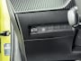 Peugeot e-208 EV Style 50 kWh 136pk | Accu SOH 100% | Navigatie | Climate Control | Cruise Control | Parkeersensoren v+a | Stoelverwarming | Keyless | Apple Carplay / Android Auto | DAB+ radio | Led koplampen | Elektrisch inklapbare spiegels | Armsteun | Donker getint glas | 16" lichtmetalen velgen |