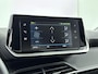 Peugeot e-208 EV Style 50 kWh 136pk | Accu SOH 100% | Navigatie | Climate Control | Cruise Control | Parkeersensoren v+a | Stoelverwarming | Keyless | Apple Carplay / Android Auto | DAB+ radio | Led koplampen | Elektrisch inklapbare spiegels | Armsteun | Donker getint glas | 16" lichtmetalen velgen |