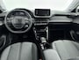 Peugeot e-208 EV Style 50 kWh 136pk | Accu SOH 100% | Navigatie | Climate Control | Cruise Control | Parkeersensoren v+a | Stoelverwarming | Keyless | Apple Carplay / Android Auto | DAB+ radio | Led koplampen | Elektrisch inklapbare spiegels | Armsteun | Donker getint glas | 16" lichtmetalen velgen |