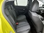Peugeot e-208 EV Style 50 kWh 136pk | Accu SOH 99,9% | Navigatie | Climate Control | Cruise Control | Parkeersensoren v+a | Stoelverwarming | Keyless | Apple Carplay / Android Auto | DAB+ radio | Led koplampen | Elektrisch inklapbare spiegels | Armsteun | Donker getint glas | 16" lichtmetalen velgen |