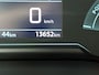 Peugeot e-208 EV Style 50 kWh 136pk | Accu SOH 99,9% | Navigatie | Climate Control | Cruise Control | Parkeersensoren v+a | Stoelverwarming | Keyless | Apple Carplay / Android Auto | DAB+ radio | Led koplampen | Elektrisch inklapbare spiegels | Armsteun | Donker getint glas | 16" lichtmetalen velgen |