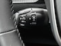 Peugeot e-208 EV Style 50 kWh 136pk | Accu SOH 99,9% | Navigatie | Climate Control | Cruise Control | Parkeersensoren v+a | Stoelverwarming | Keyless | Apple Carplay / Android Auto | DAB+ radio | Led koplampen | Elektrisch inklapbare spiegels | Armsteun | Donker getint glas | 16" lichtmetalen velgen |