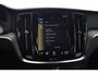 Volvo V60 2.0 T6 Recharge AWD R-Design | Stoel + stuur verwarming | Camera | Trekhaak | Stoel geheugen | 19 Inch | Keyless