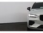 Volvo V60 2.0 T6 Recharge AWD R-Design | Stoel + stuur verwarming | Camera | Trekhaak | Stoel geheugen | 19 Inch | Keyless