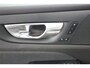 Volvo V60 2.0 T6 Recharge AWD R-Design | Stoel + stuur verwarming | Camera | Trekhaak | Stoel geheugen | 19 Inch | Keyless
