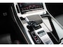 Audi Q8 RSQ8 quattro | 600 PK | Carbon in/exterieur | Keramische remmen | Bang & Olufsen | Stoelverwarming voor + achter | Stoelventilatie | Alcantara stuurwiel/hemel | 360° camera | Trekhaak |