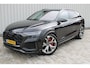 Audi Q8 RSQ8 quattro | 600 PK | Carbon in/exterieur | Keramische remmen | Bang & Olufsen | Stoelverwarming voor + achter | Stoelventilatie | Alcantara stuurwiel/hemel | 360° camera | Trekhaak |