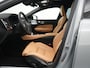 Volvo V60 2.0 T8 Plug-in hybrid AWD Ultra Dark | 455pk | Bowers & Wilkins | Stoelventilatie + massage | 360° Camera | Head-Up | Black Pack | Adaptive Cruise | BLIS