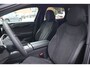 Volkswagen ID.7 Tourer 286PK Pro Limited Edition | Achterbank in ongelijke delen neerklapbaar incl. middenarmsteun en doorlaadmogelijkheid | Afstandscontrolesysteem (Front Assist), met voetgangers- en fietsersherkenning | Airconditioning automatisch, 2-zone (Climatronic)