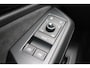 Volkswagen ID.7 Tourer 286PK Pro Limited Edition | Achterbank in ongelijke delen neerklapbaar incl. middenarmsteun en doorlaadmogelijkheid | Afstandscontrolesysteem (Front Assist), met voetgangers- en fietsersherkenning | Airconditioning automatisch, 2-zone (Climatronic)