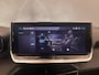 Peugeot 2008 1.2 Hybrid 136 Allure Parkeersensoren Voor + Achter | Digitaal Dashboard | Carplay | Climate Control | 17" Lichtmetaal | Airco (automatisch) | Apple Carplay/Android Auto|telefoonintegratie premium | Cruise control