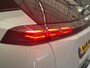 Peugeot 2008 1.2 Hybrid 136 Allure Parkeersensoren Voor + Achter | Digitaal Dashboard | Carplay | Climate Control | 17" Lichtmetaal | Airco (automatisch) | Apple Carplay/Android Auto|telefoonintegratie premium | Cruise control