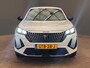 Peugeot 2008 1.2 Hybrid 136 Allure Parkeersensoren Voor + Achter | Digitaal Dashboard | Carplay | Climate Control | 17" Lichtmetaal | Airco (automatisch) | Apple Carplay/Android Auto|telefoonintegratie premium | Cruise control